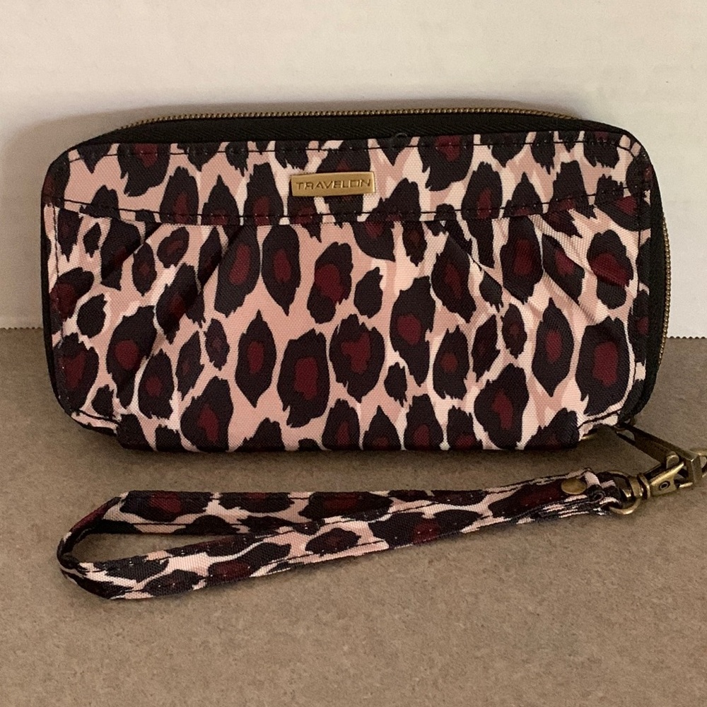 Travelon Wristlet/Wallet